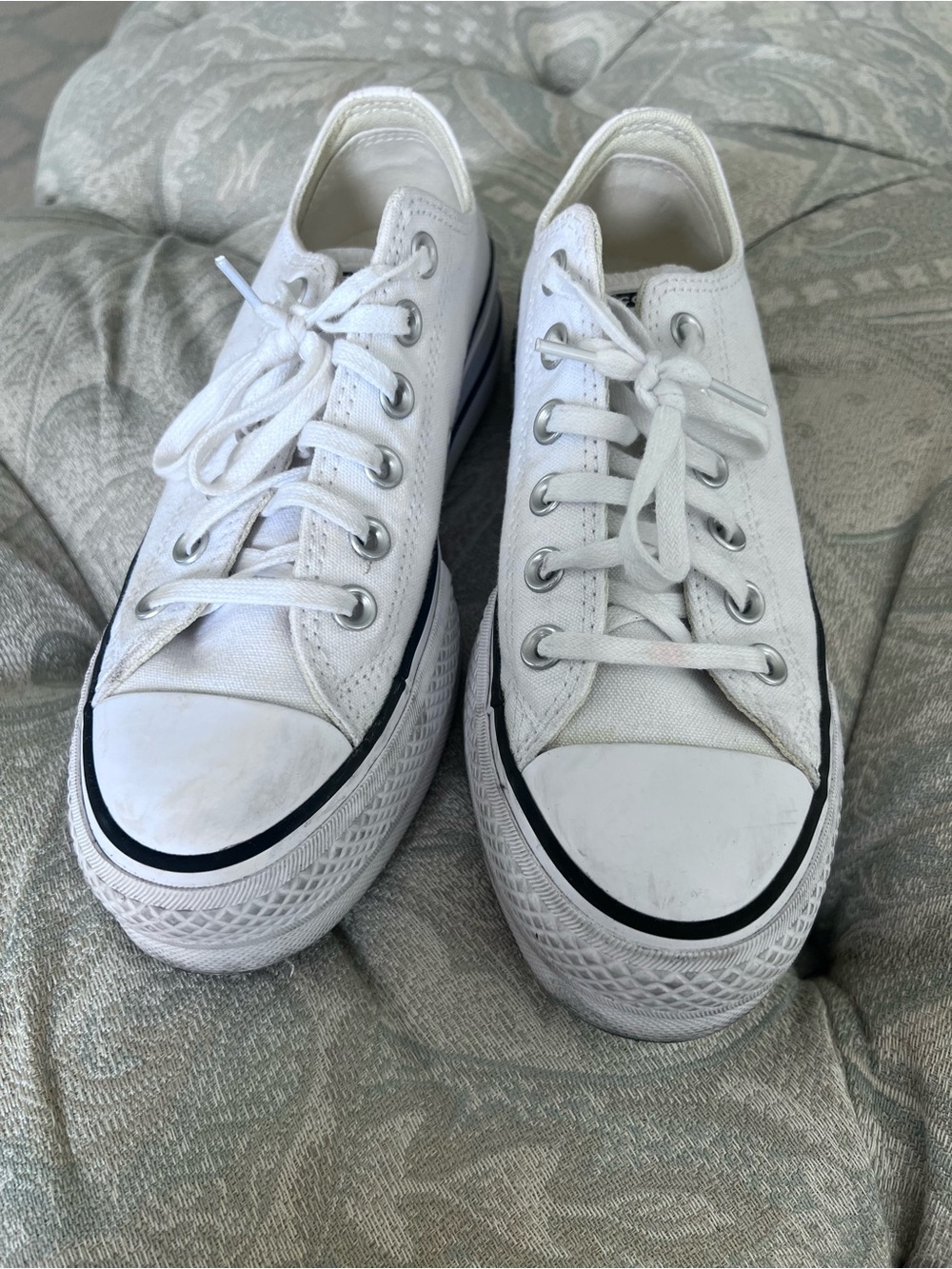 Chuck Taylor’s White platform Canvas Sneakers